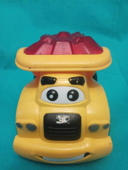 Машинка  Cat свет ,музыка и самосвал Jamara Германия  свет