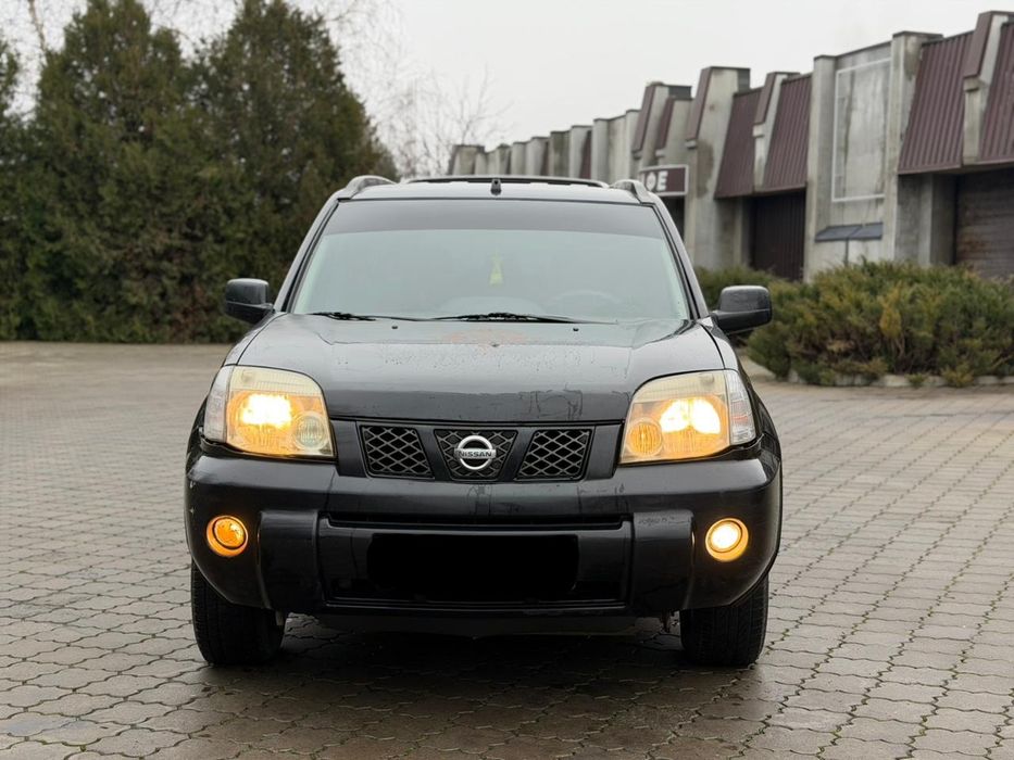 Nissan X-Trail 2004 року, 2.2 дизель, 6-ступка, на євро номерах. Повний привід працює, блокування справне. Ходова відмінна, двигун рівний, тяга хороша. На ходу, сів і поїхав. Готовий до обміну.торг.