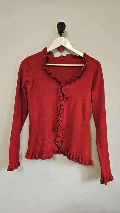 Czerwony sweter z jedwabiem