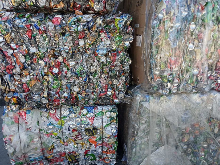 Покупаю вторсырьё (макулатура, полимеры, бутылка пэт и т.д.)