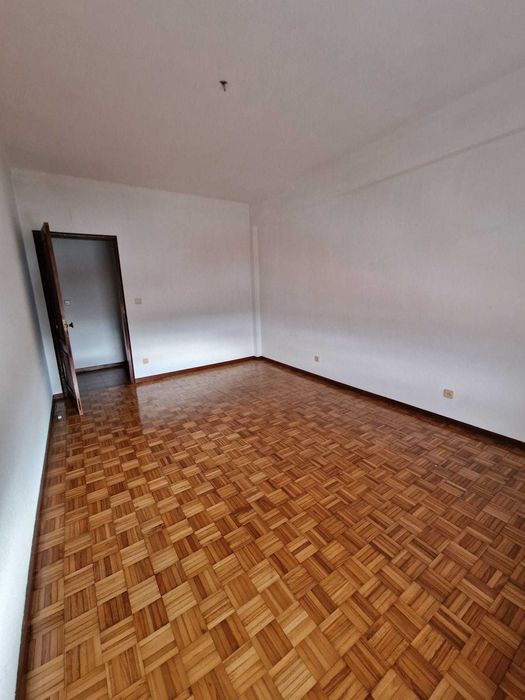 Vende-se Apartamento T2 em Seia