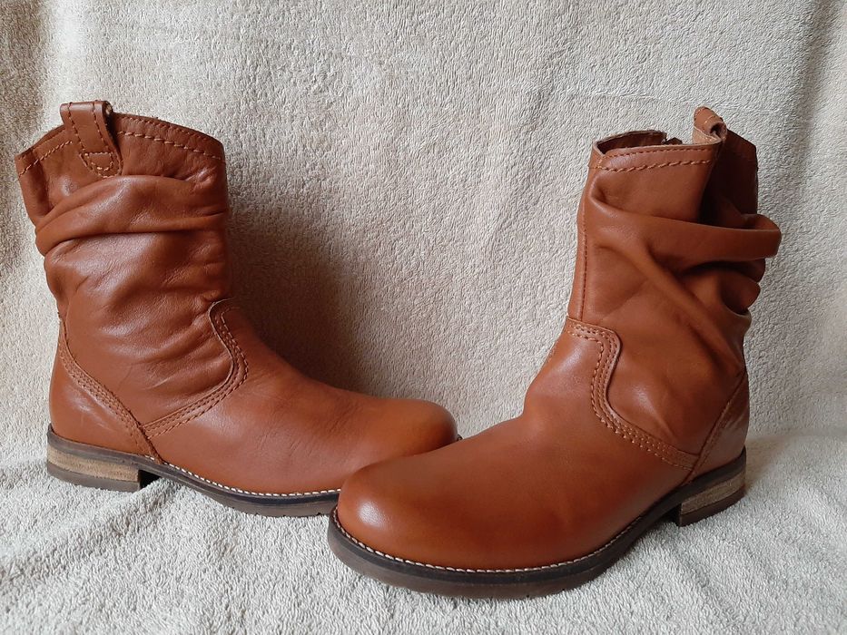 черевики p.i.u.r.e. Італія 35р.устілка 23см