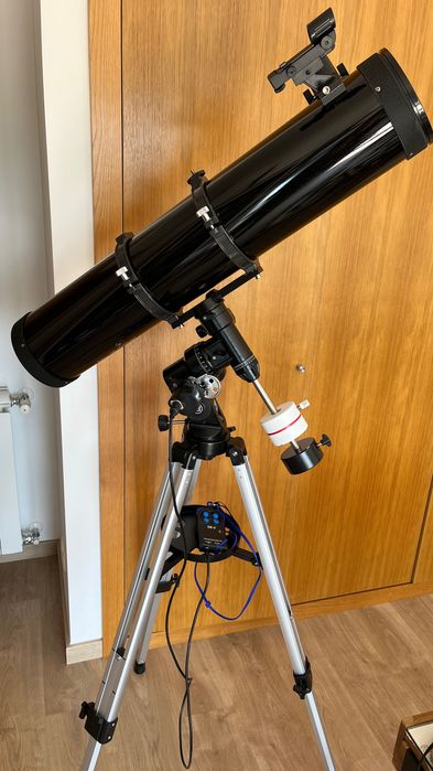 Telescópio Sky-Watcher 130mm 900mm + montagem EQ3 Bresser motor AR