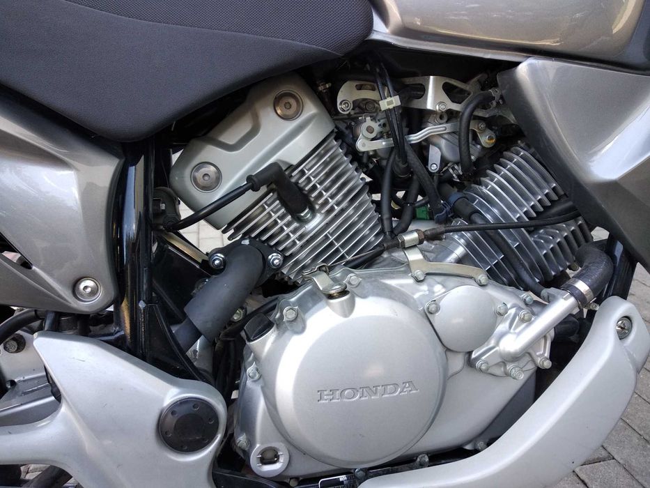 Honda Varadero XL 125 SUPER STAN