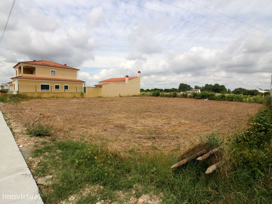 Terreno urbano para construção de moradia — Alpiarça, Santarém