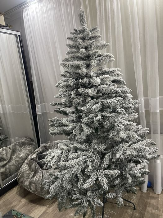 Ялинка 2 м , засніжена