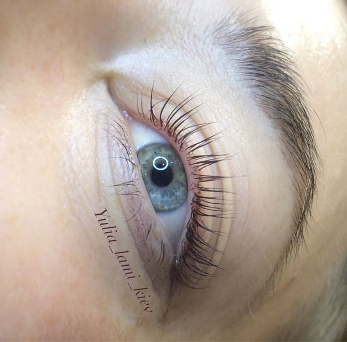 Ламінування вій та брів