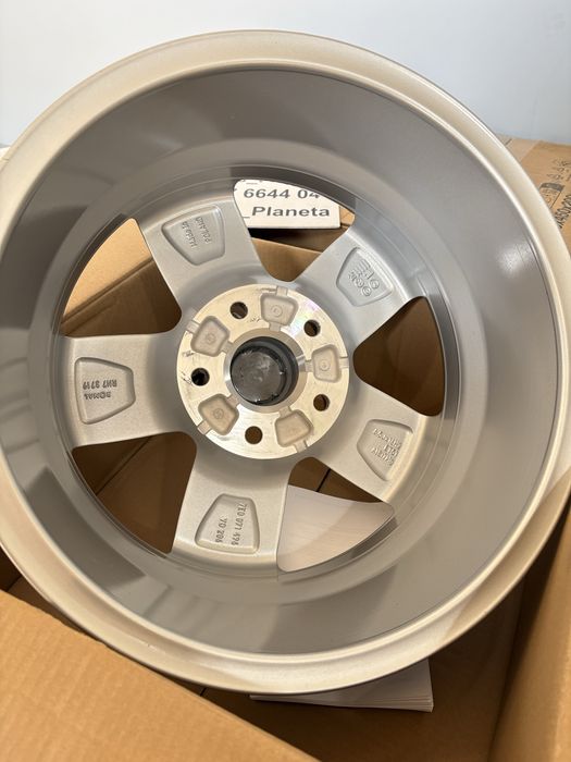タイヤテーブル φ550 or φ600 + OPTいろいろ Диски VW Multivan T5 T6 R16 6.5Jx16H2 ET51 7E0 071 496 8Z8: 140