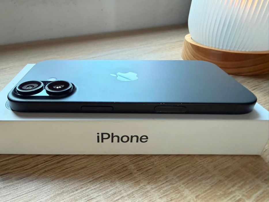 iPhone 16  Preto  128G