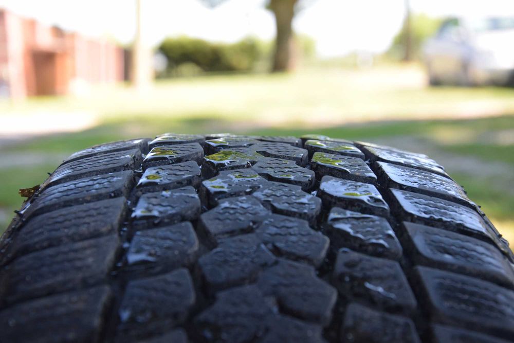 Felgi z oponami szeroka stal serduszka 15 5x100