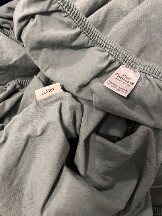 Простинь простирадло Esprit та ін. на резинці розмір 160 на 200 см