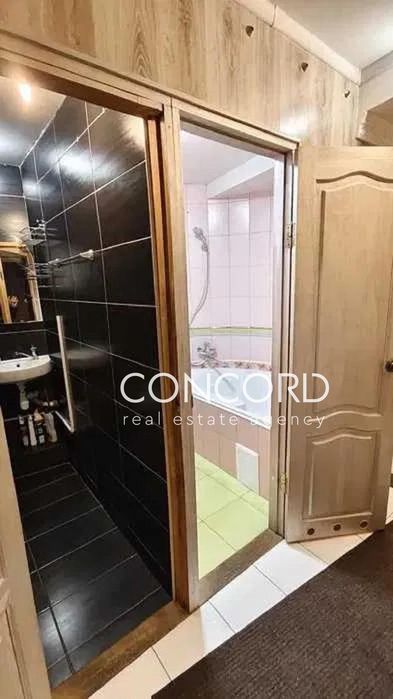 Метро Голосіївська, Деміївська. Продам 2к Голосіївський просп., 82