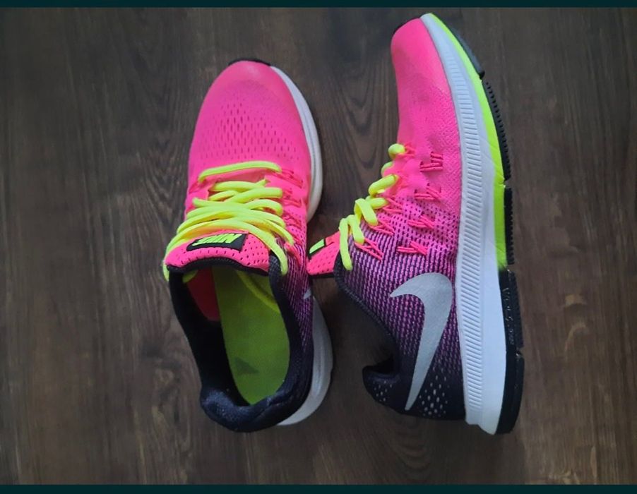 Фірмові кросівки 36 розмір Nike