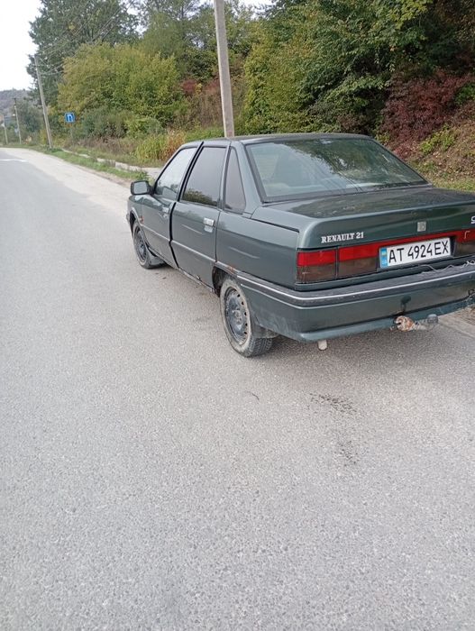 автомобіль Рено 21