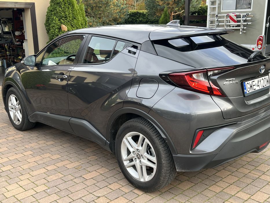 Toyota CH-R 1.8 hybryda