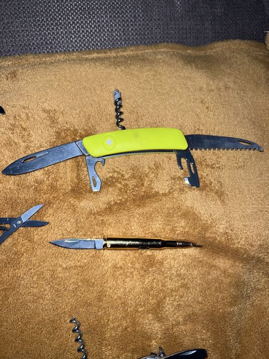 Canivetes militar suiços a escolha