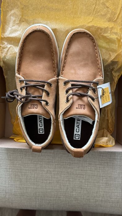 Sapatos CAT N 40 novos