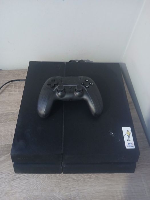 Ps4 + pad + 9 gier
