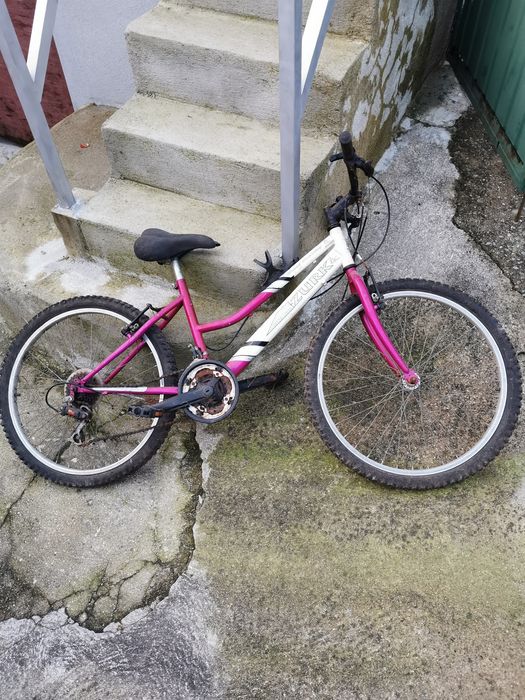 Conjunto de bicicletas de montanha para restauro/peças