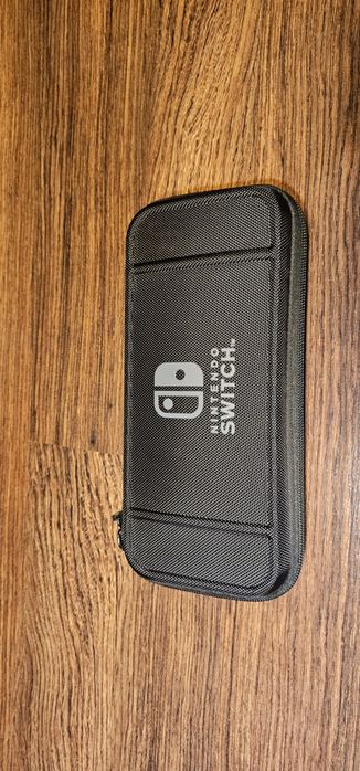 Konsola Nintendo Switch + etui + gra Pokemon Let's  Go Eevee