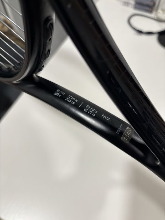 Raquete de Ténis Wilson Pro Staff Six.One v13.0 – 305 g