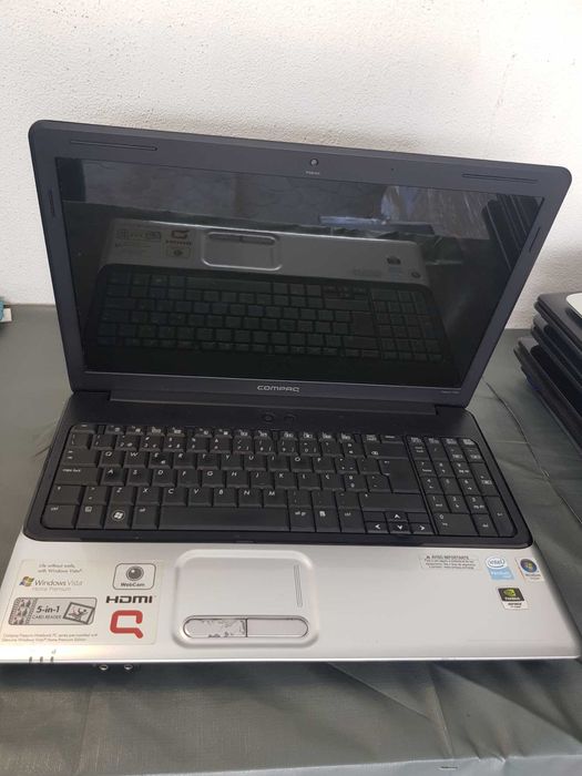 Vários modelos de portáteis para vendas de peças