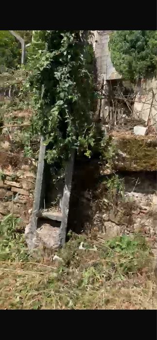 Casa em ruinas em aldeia satão (viseu)