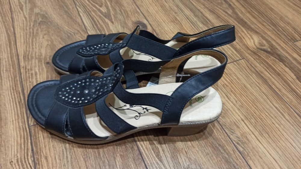 Buty, sandały czarne 40/41