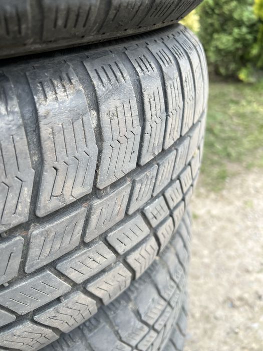 Opony zimowe 215/65 R16 używane