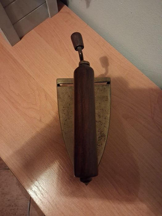 Stare Żelazko na duszę mosiądz zabytek techniki