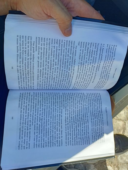 Livro Evolução: Conceitos e Debates, publicado pela Esfera das Ciências / Esfera do Caos