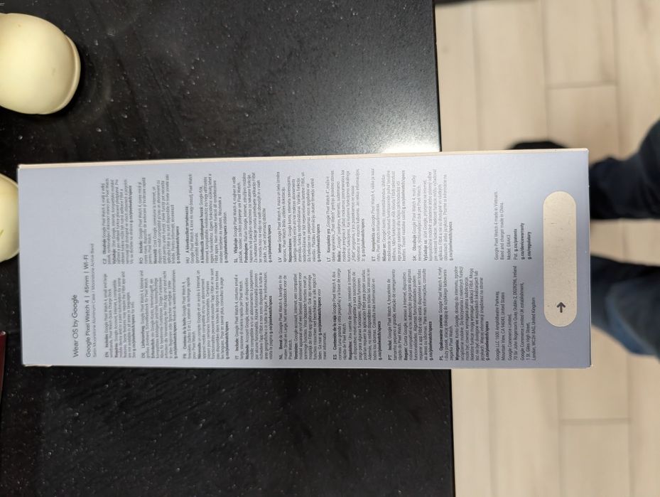 Google Pixel Watch 4 + carregador (ainda em caixa fechada)