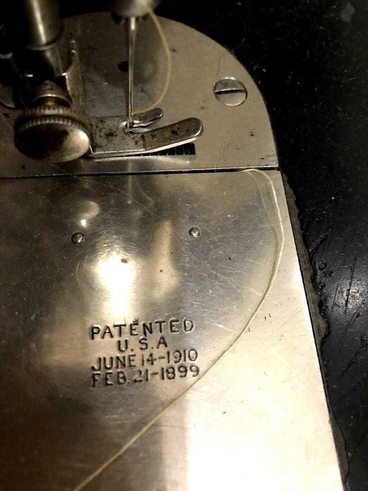 Швейна машинка Зингерь