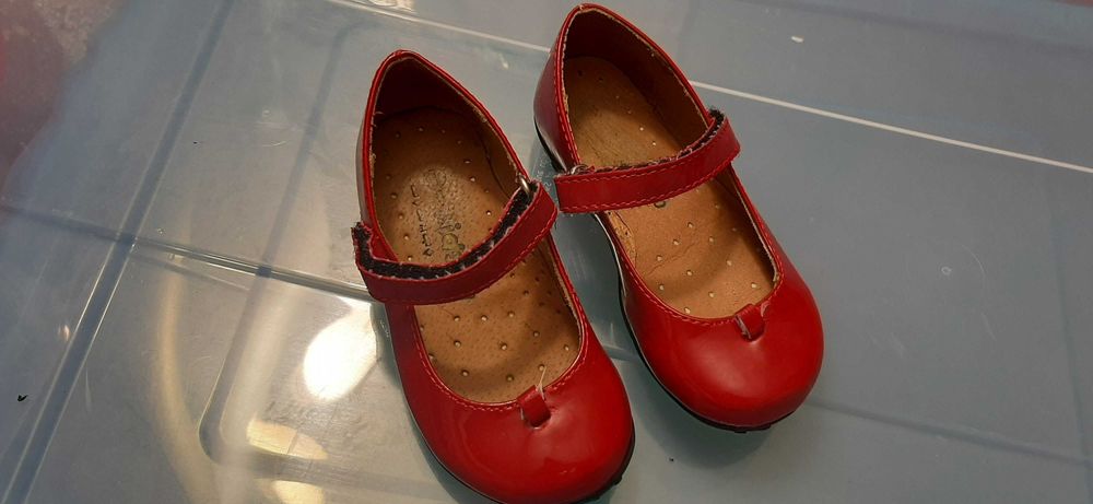 Sapatos verniz numero 20