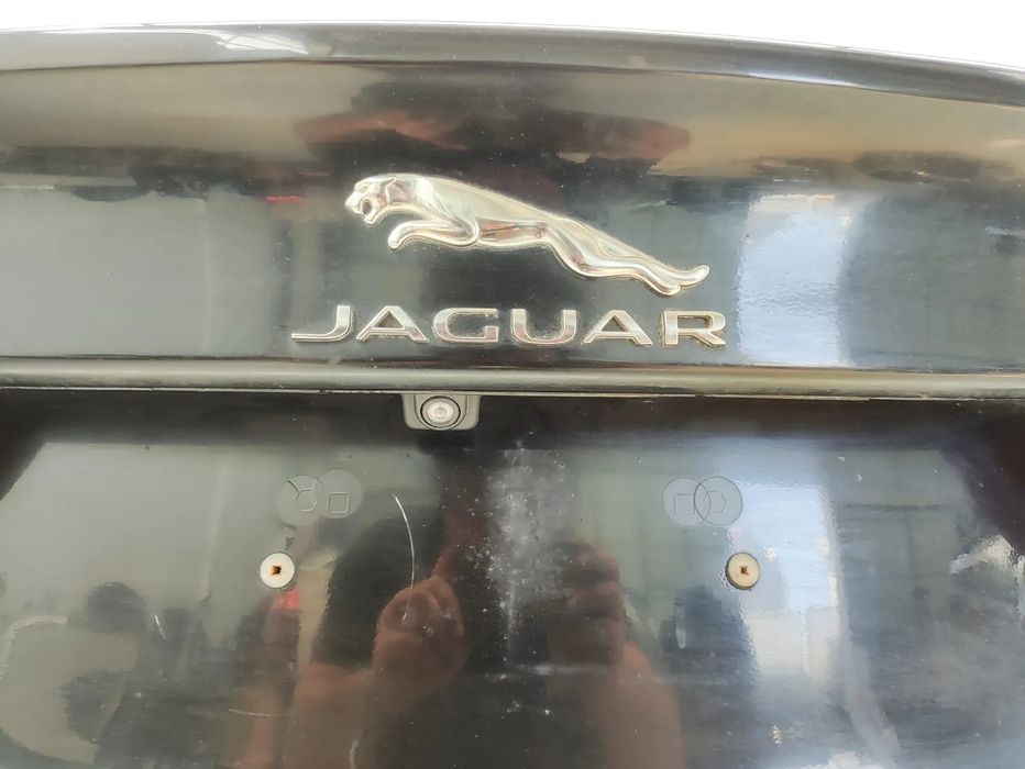 Porta Tampa Mala Jaguar XE X760 Camara