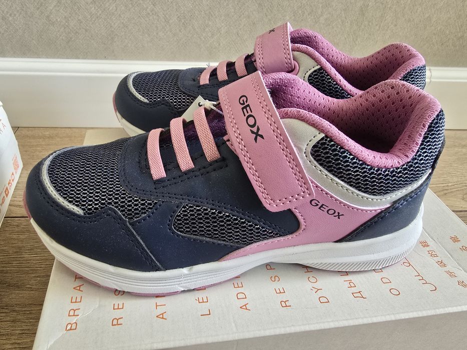 Кроссовки Geox 30, 31,32,33,  Clark's