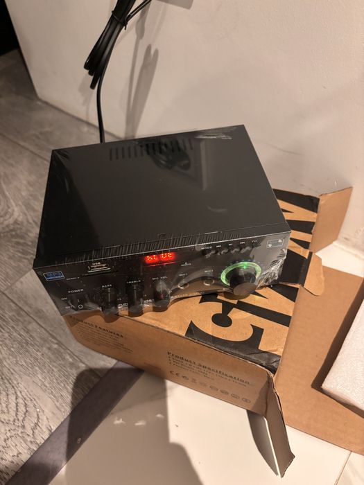 Amplituner odtwarzacz  muzyczny