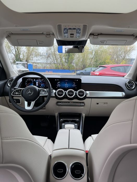 Продам  MERCEDES Benz GLB 250
