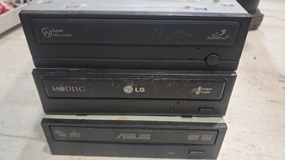 DVD приводи 3 штуки
