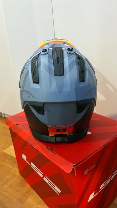 Sprzedam Nowy Kask na hulajnoge elektryczną