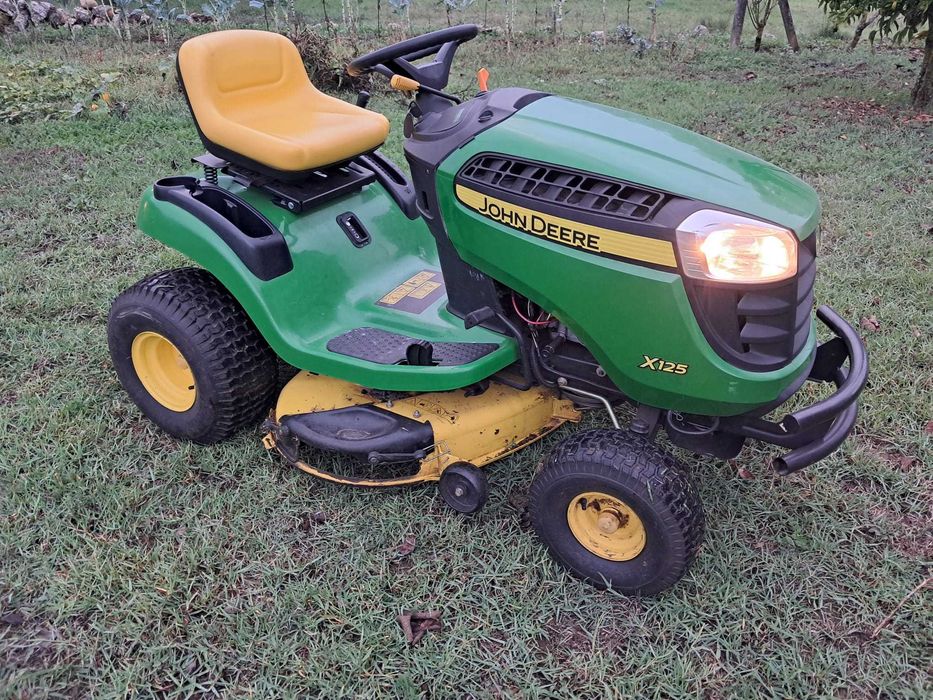 Corta relva john deere X110 x135 x125