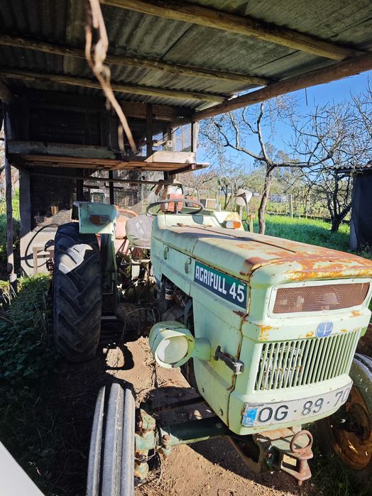 Tractor Agrícola AGRIFULL 45 + Atrelado + Alfaias agrículas