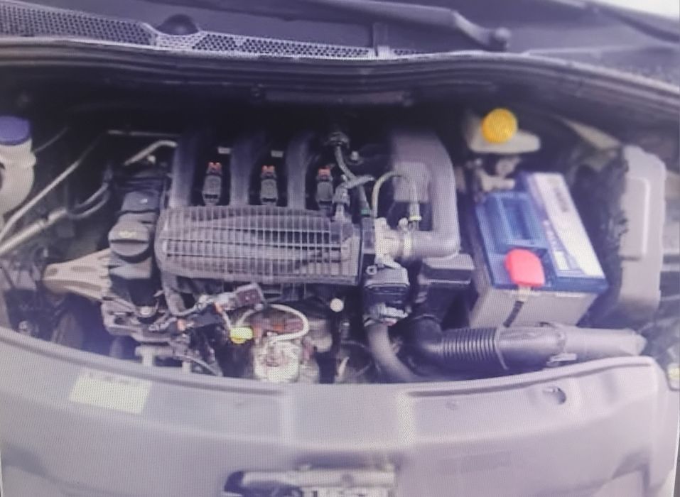 vendo Peugeot 208 1.2 vti 82 cv  nacional acidentado salvado