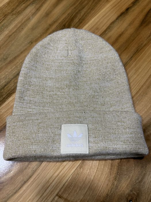 Жіноча шапка Adidas