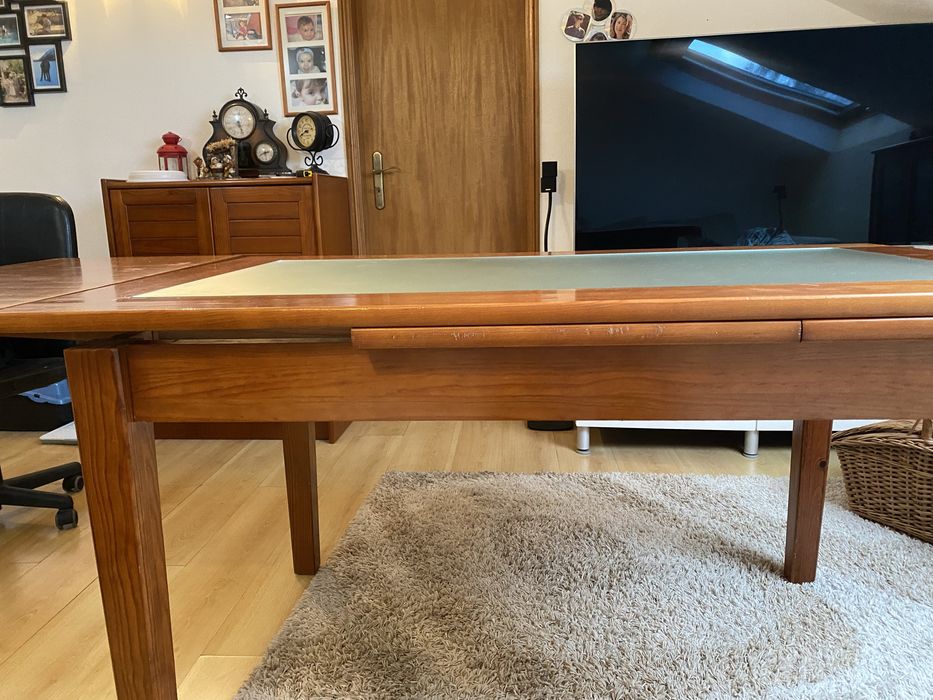 Mesa extensivel de cerejeira