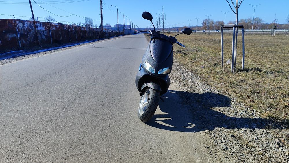 Скутер Aprilia area 51