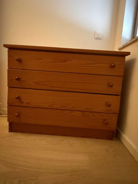 Cómoda em pinho maciço c/4 gavetas, cor cerejeira, 46x105x80 cm