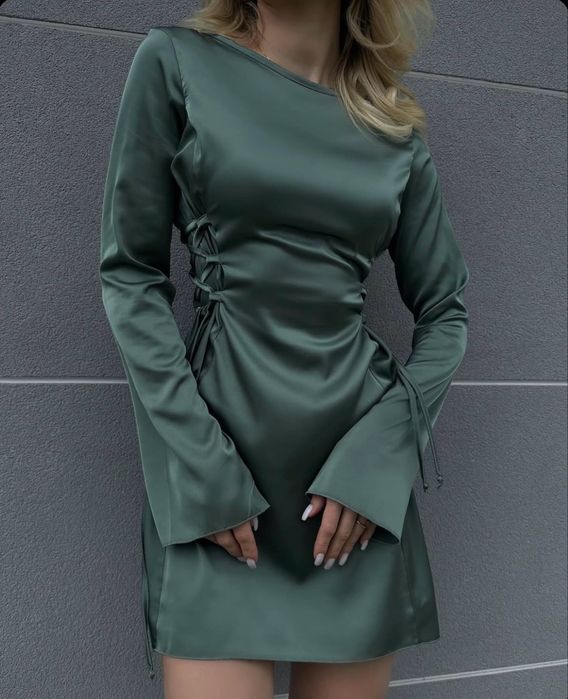 Шовкова сукня зеленого кольору