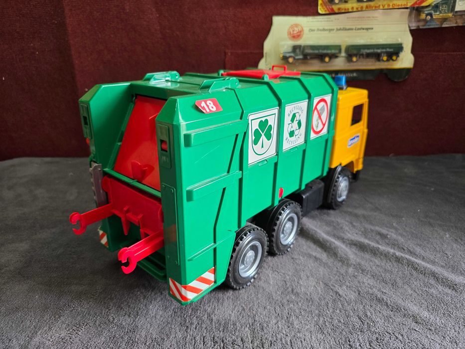 Śmieciarka volvo Bruder