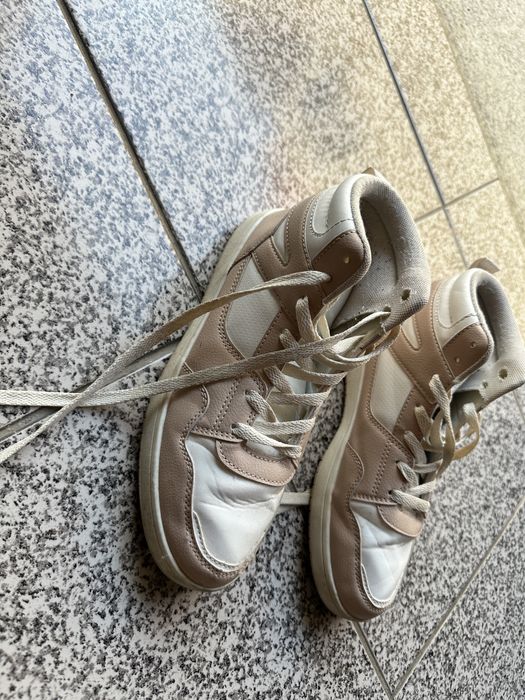 Sapatilhas brancas da Primark, tamanho 38, para mulher.